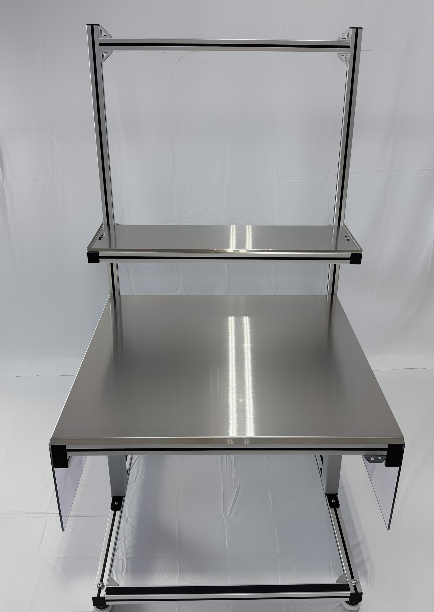 Simple cleanroom workstation